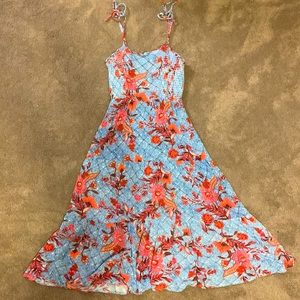 Beautiful sundress!